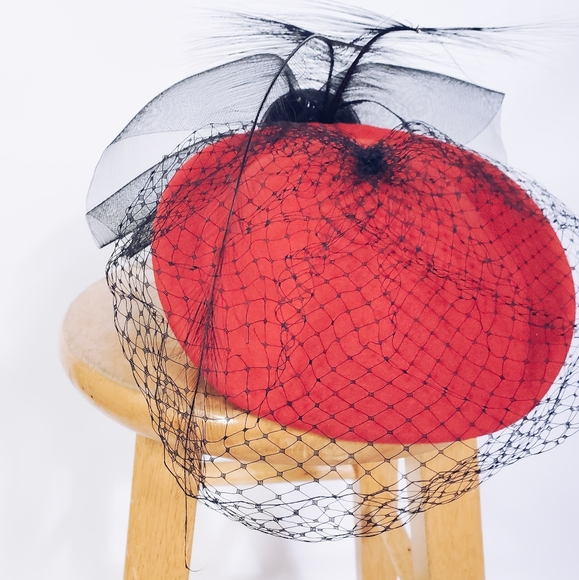 Vintage Feathered Hat - Picture 3 of 9